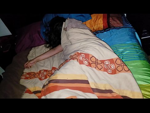 ❤️ Stiefseun berispe sy jong stiefma terwyl sy slaap. Fokvideo by porn af.it-com.top ️❤